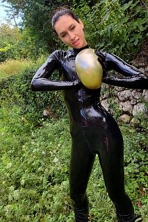 Destroy ballons
